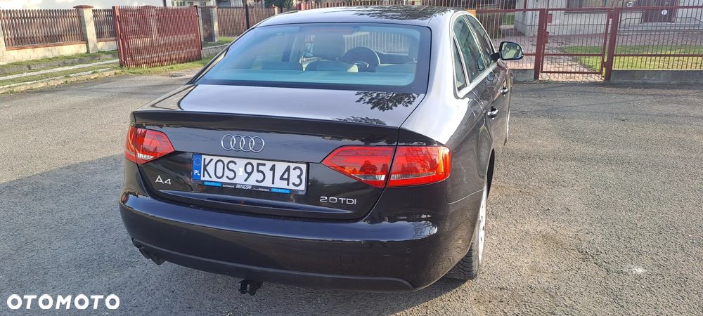Audi A4 Limousine - 4