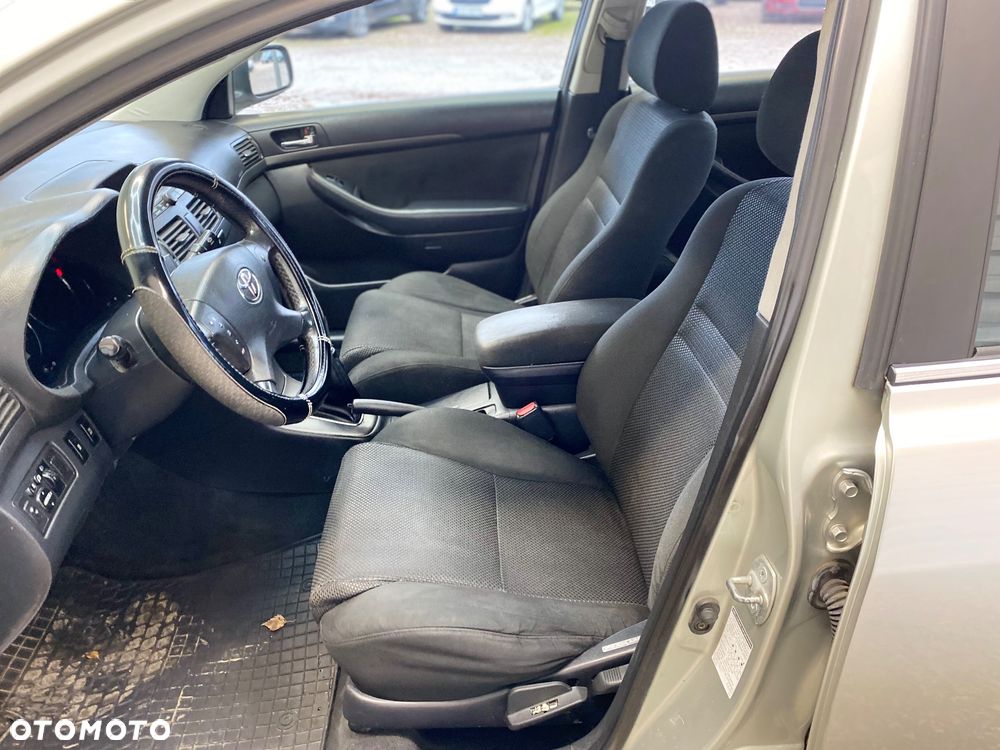 Toyota Avensis 2.0 D-4D Sol - 7
