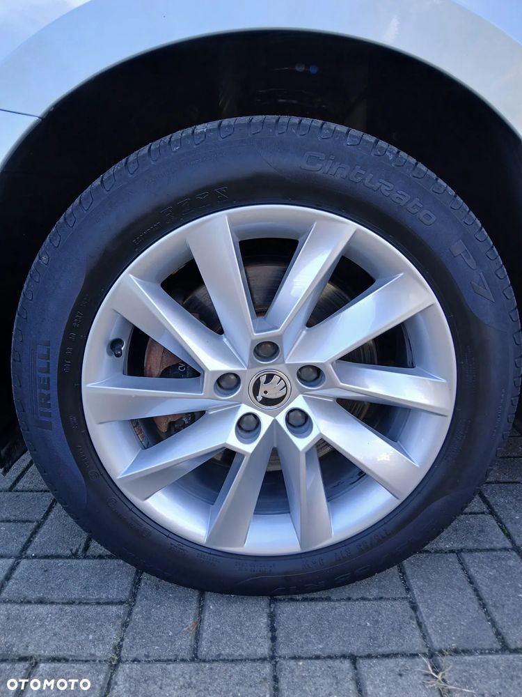 Skoda Superb 2.0 TDI SCR 4x4 Style DSG - 32