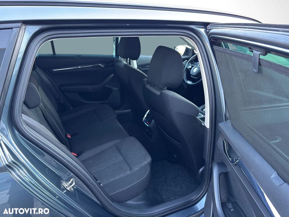 Skoda Octavia Combi 2.0 TDI DSG Style - 28