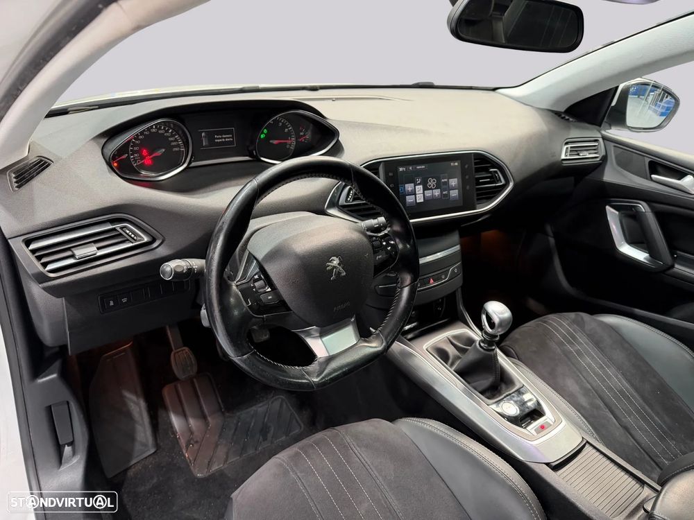 Peugeot 308 - 26