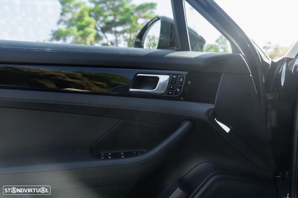 Porsche Panamera Sport Turismo 4 E-Hybrid - 8
