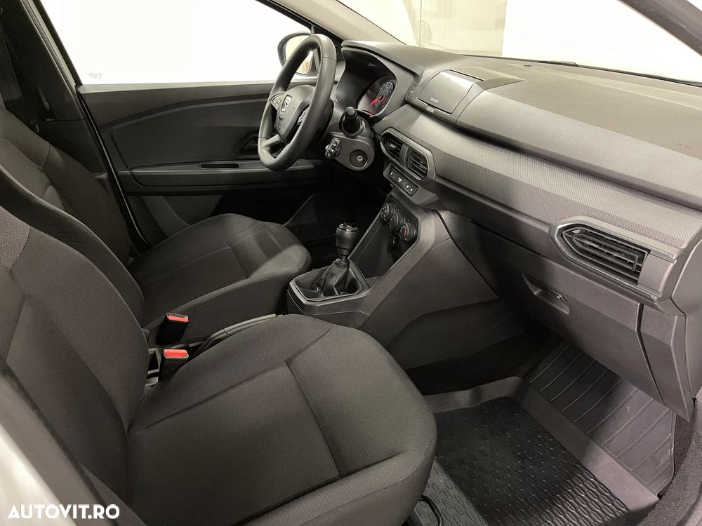 Dacia Logan TCe 90 Essential - 10