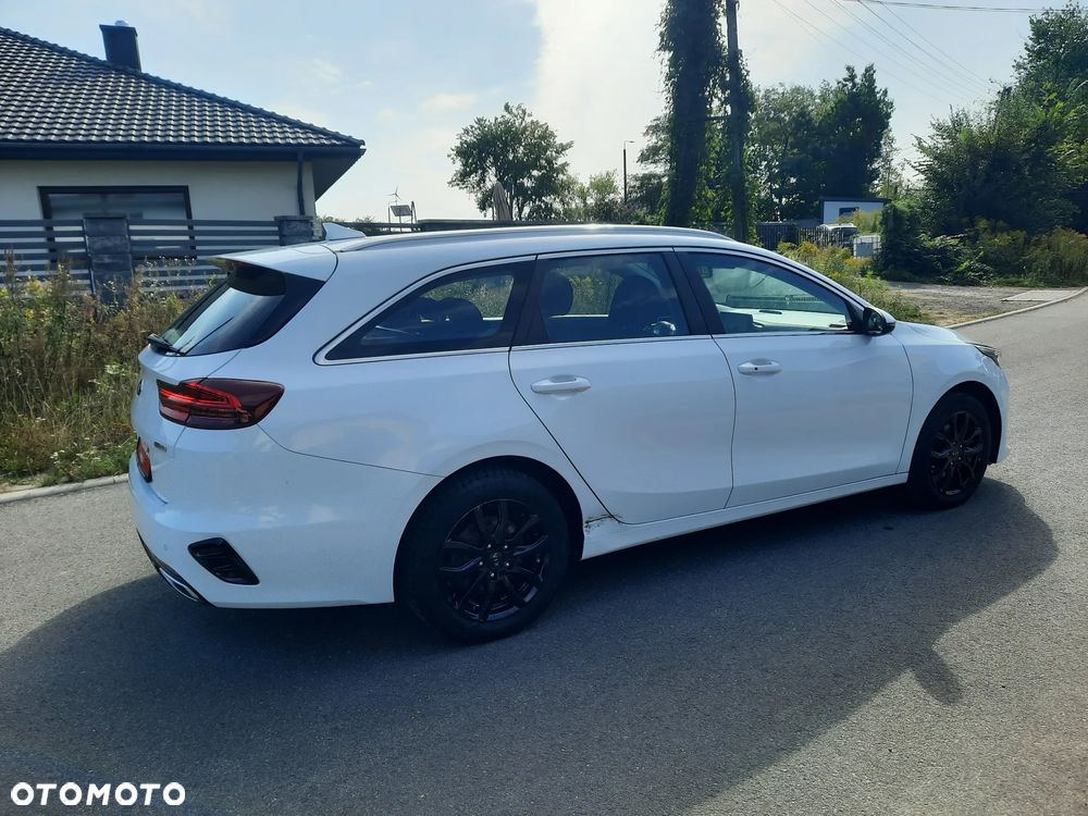 Kia Ceed 1.6 GDI PHEV L Business Line DCT - 7