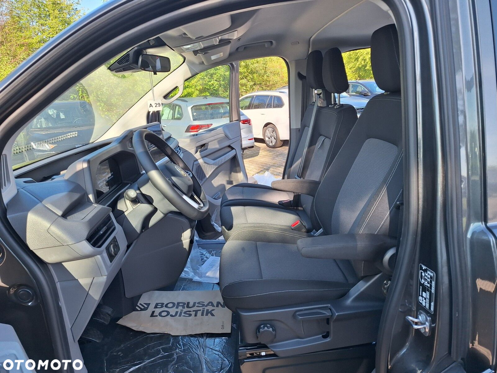Volkswagen Caravelle - 15