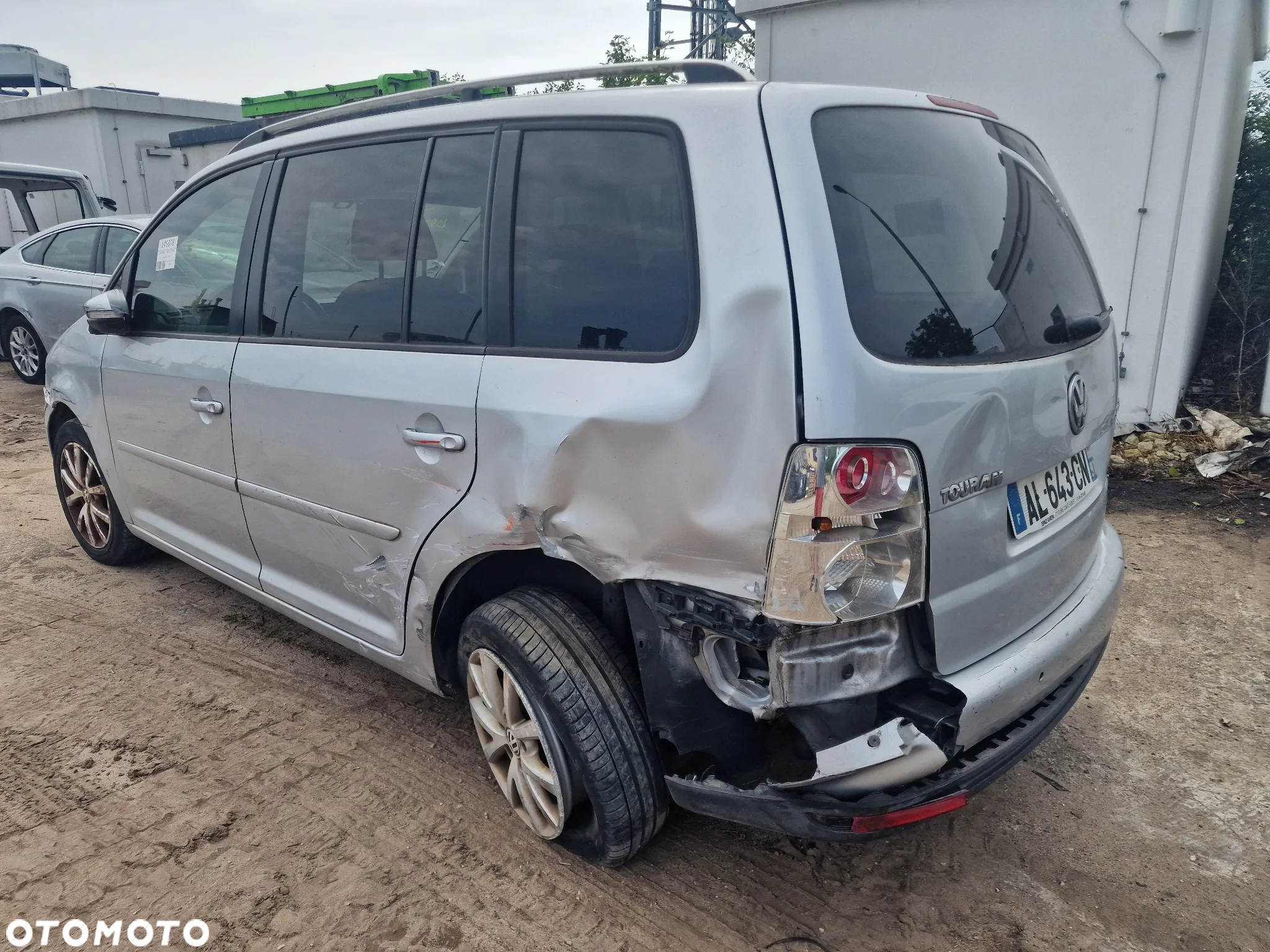 Volkswagen Touran 2.0 TDI DPF BlueMotion Technology Comfortline - 16