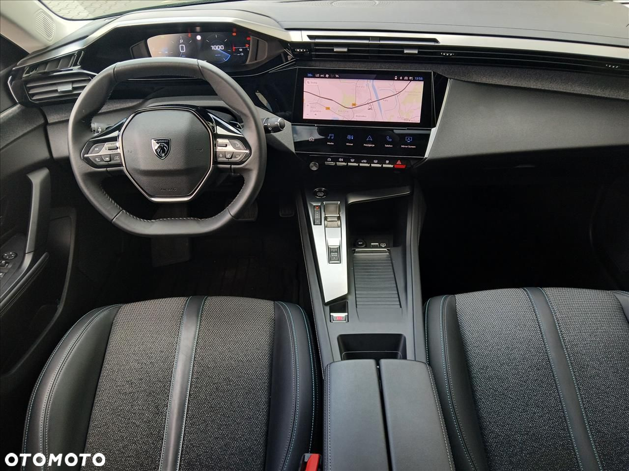 Peugeot 308 - 8