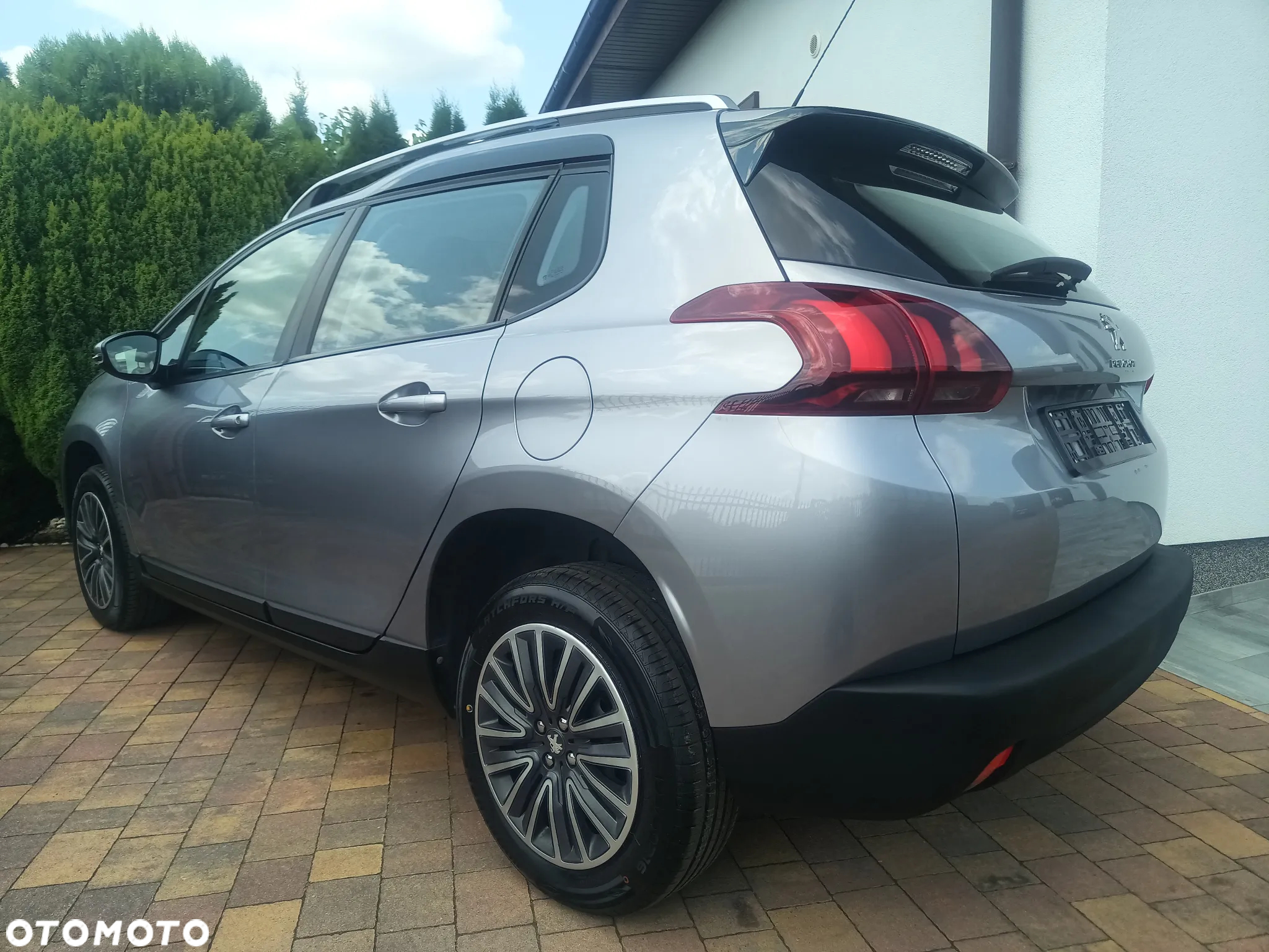 Peugeot 2008 - 6