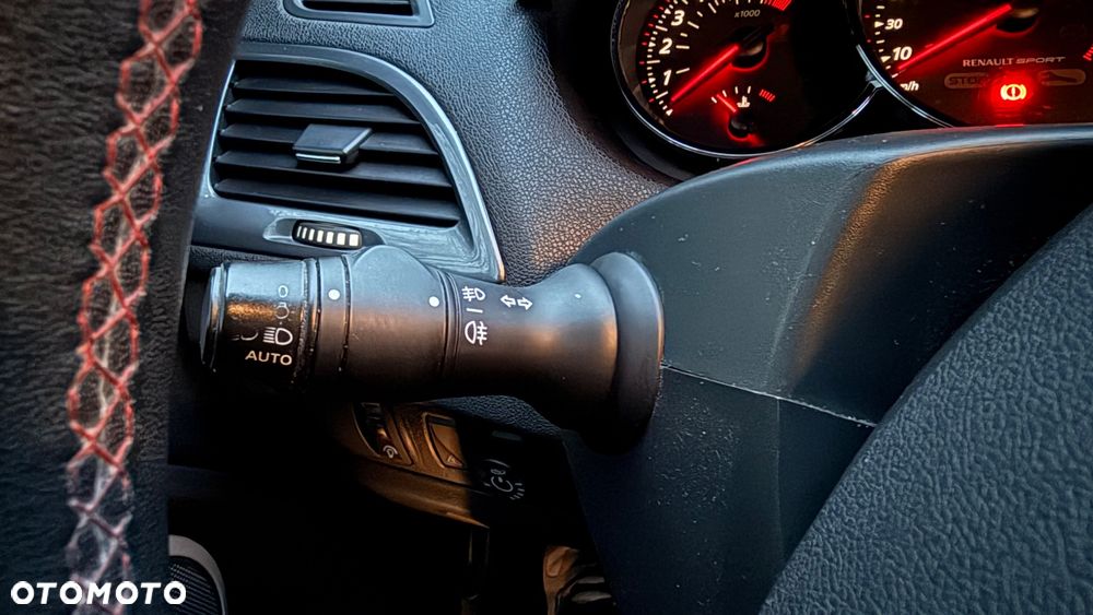 Renault Megane TCe 180 GT - 17