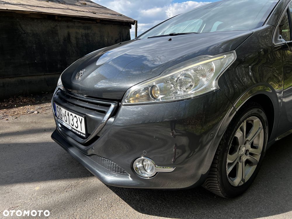 Peugeot 208 1.2 VTi Allure - 17