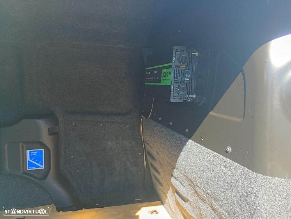 Ford Transit Courier - 25