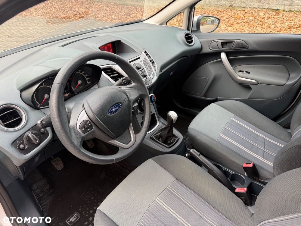 Ford Fiesta 1.25 Ambiente - 8