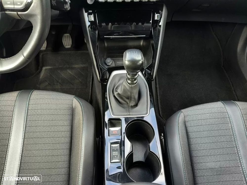 Peugeot 2008 1.2 PureTech Allure - 24
