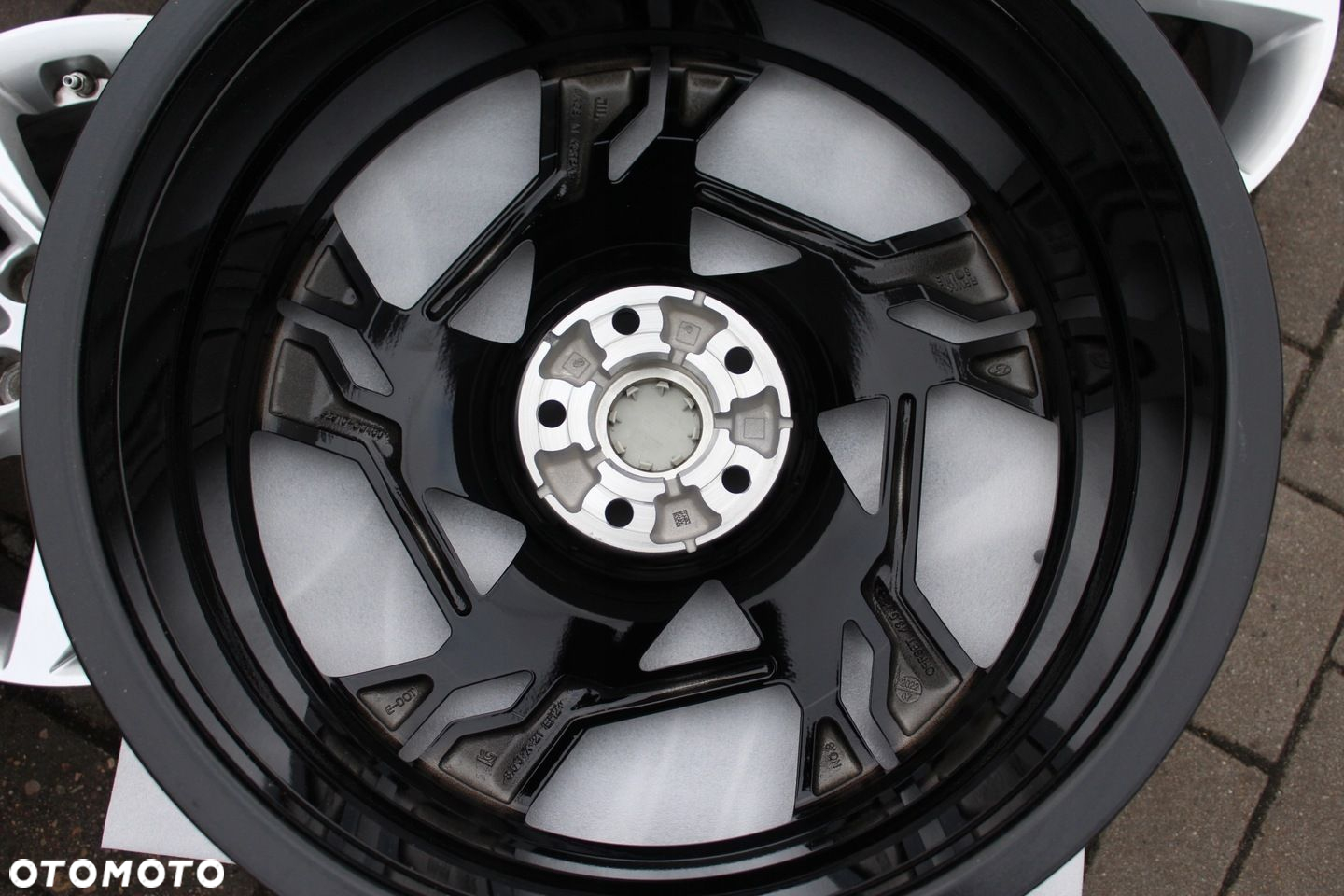 ORYG HYUNDAI SANTA FE 21cali 5x114,3 ET43,5 8,5J TPMS ŚRUBY - 8
