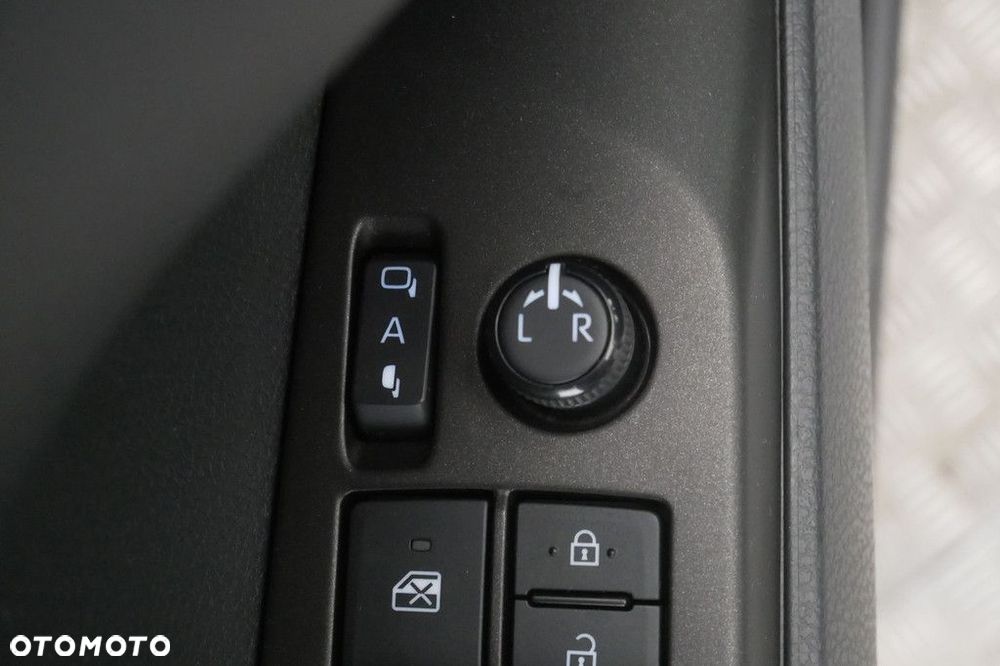 Toyota Camry 2.5 Hybrid Comfort CVT - 28