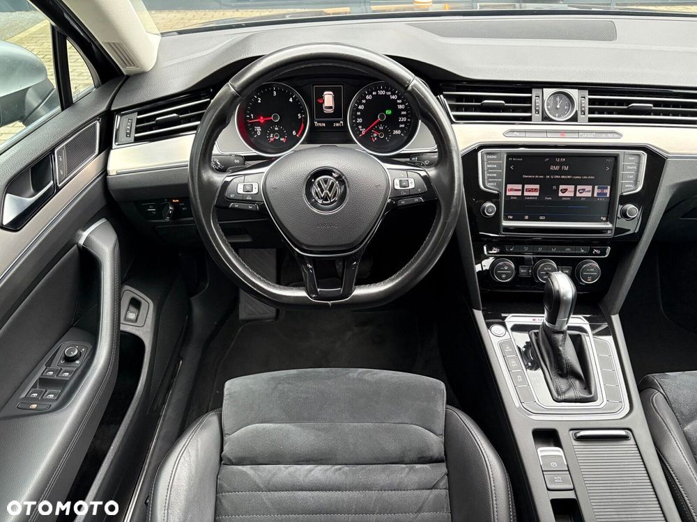 Volkswagen Passat - 10