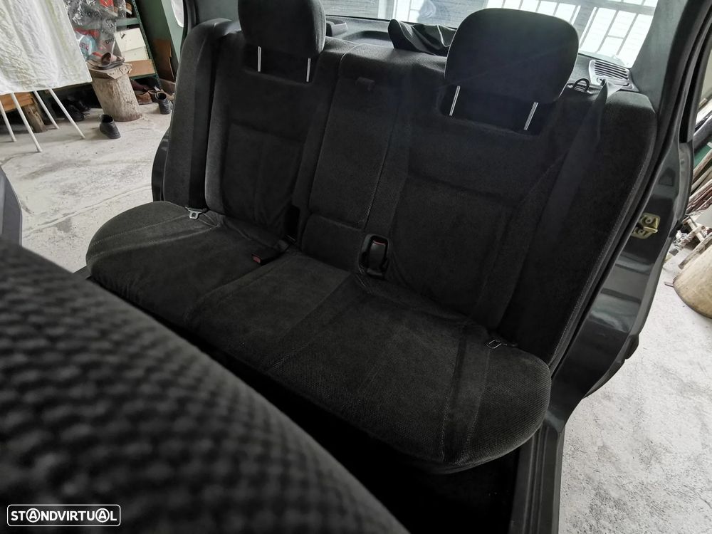 Nissan Primera Hatchback 1.6 LX + - 13