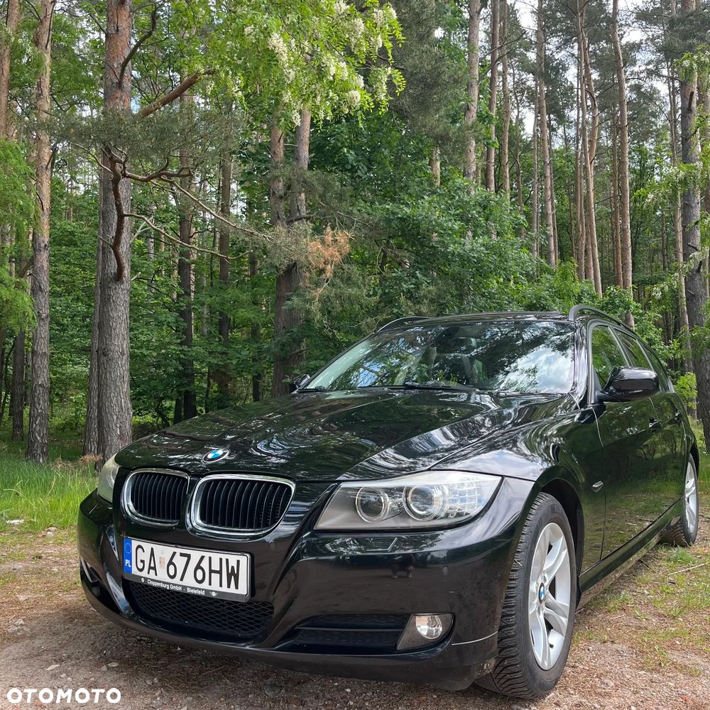 BMW Seria 3 320i - 4