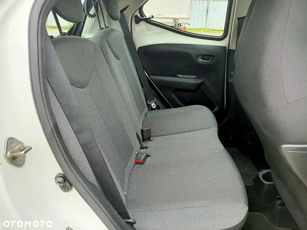 Toyota Aygo x-play - 12