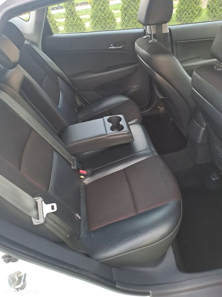 Hyundai i30 1.4 Comfort World Cup - 6