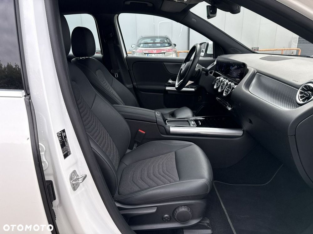 Mercedes-Benz EQA - 21