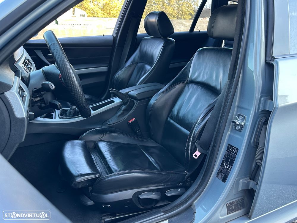 BMW 318 d Touring Pack M - 12