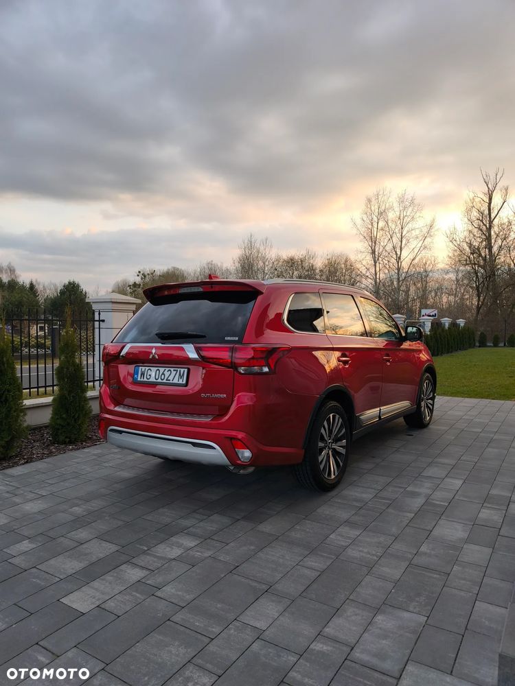 Mitsubishi Outlander - 4