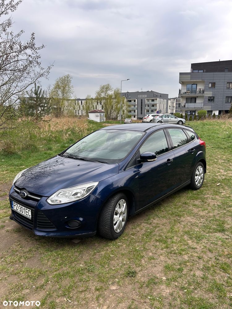 Ford Focus 1.6 Ambiente - 4