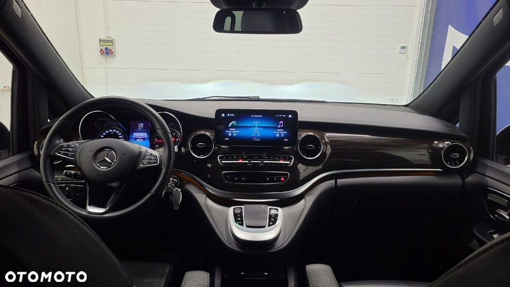 Mercedes-Benz Klasa V - 16