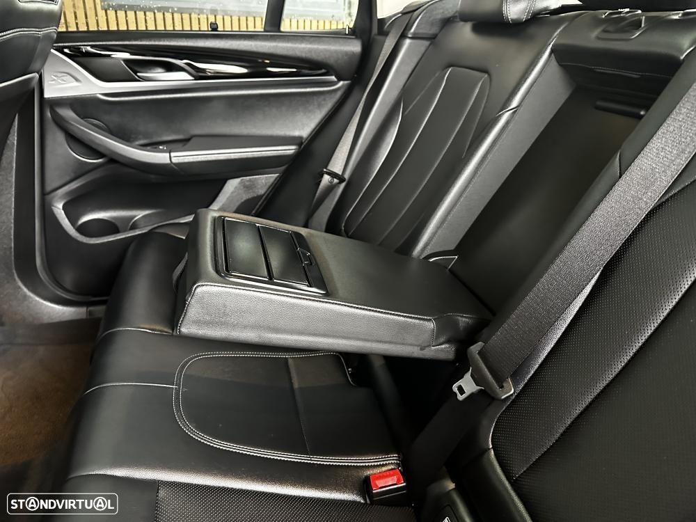 BMW X3 30 e xDrive xLine - 42