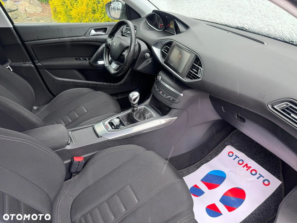Peugeot 308 - 23
