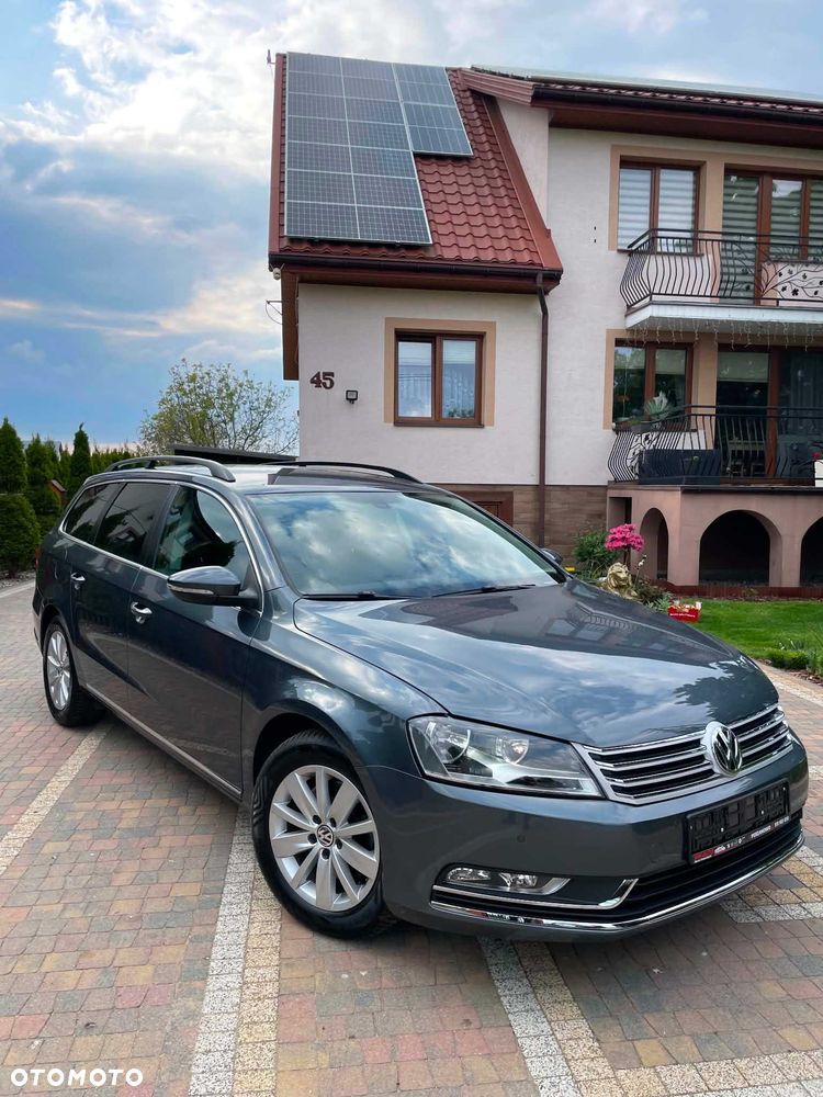 Volkswagen Passat - 1