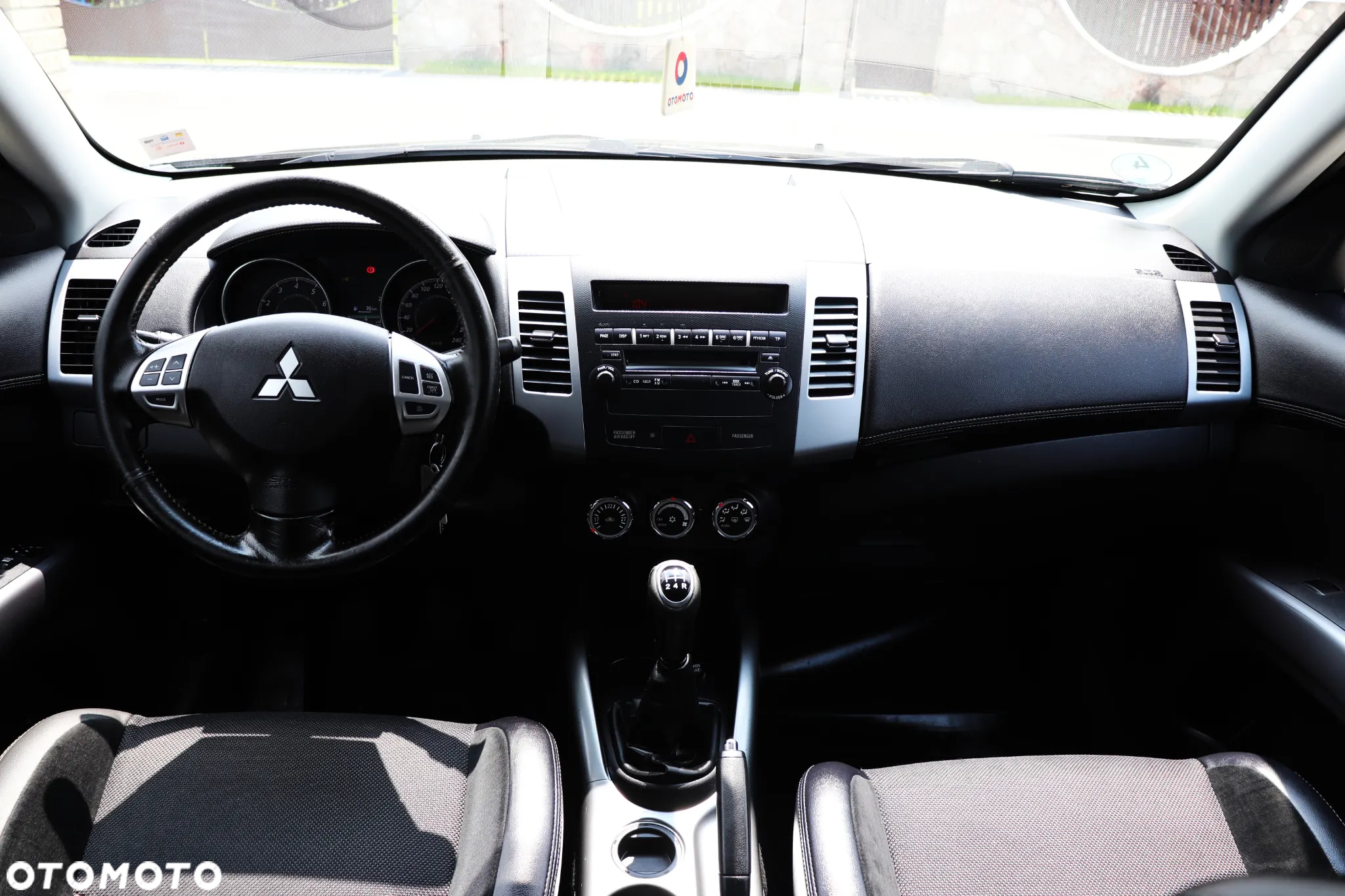 Mitsubishi Outlander 2.0 Intense 2WD - 26