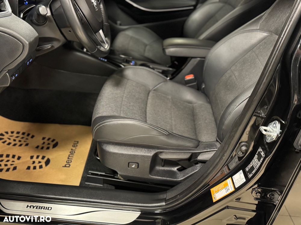 Toyota Corolla ver-1-8-hybrid-team-deutschland - 22