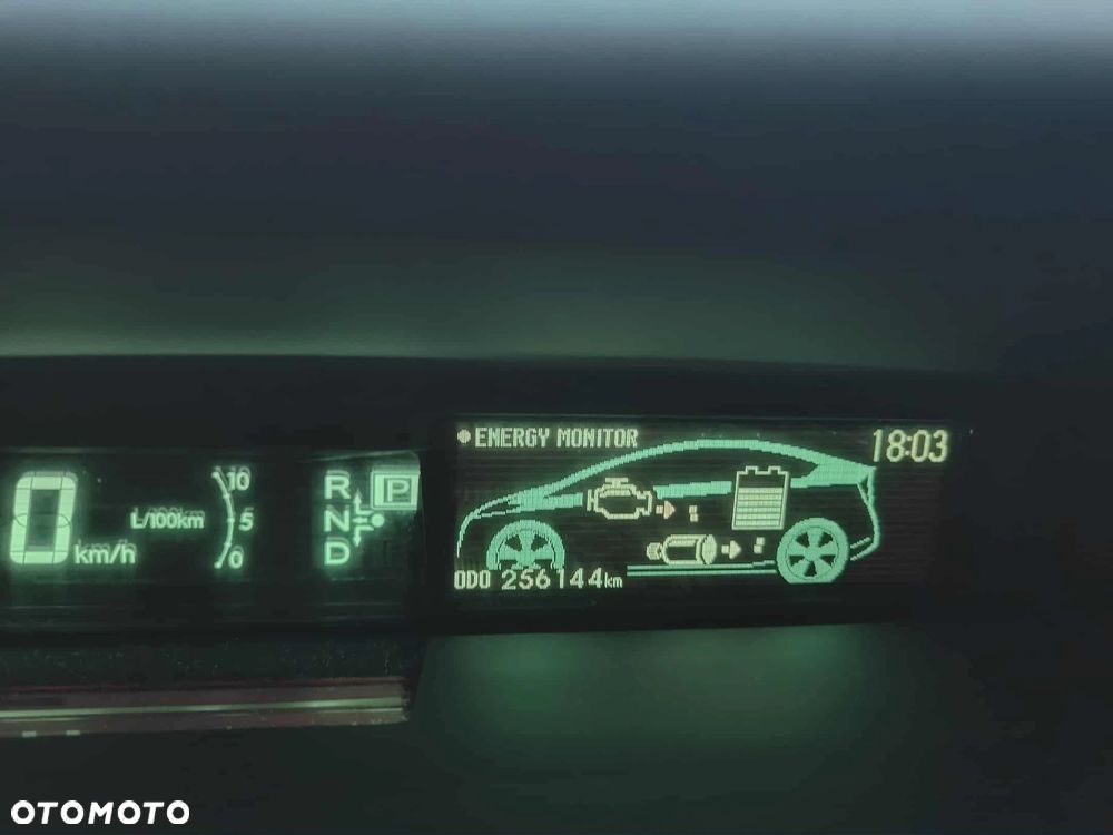 Toyota Prius (Hybrid) - 2