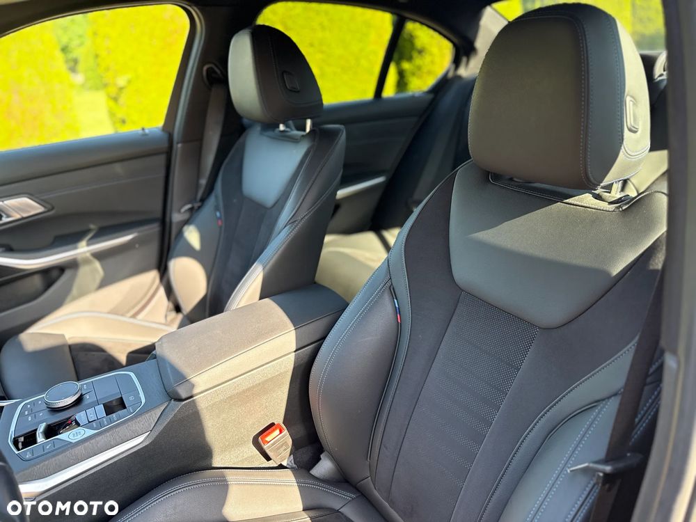 BMW Seria 3 320d xDrive M Sport sport - 41