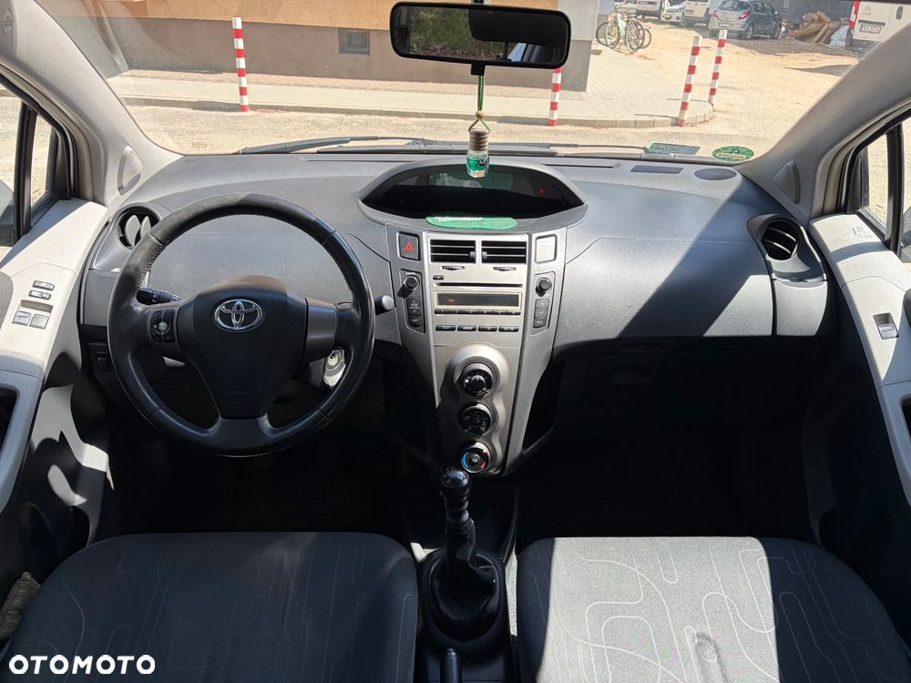 Toyota Yaris 1.33 Luna - 8