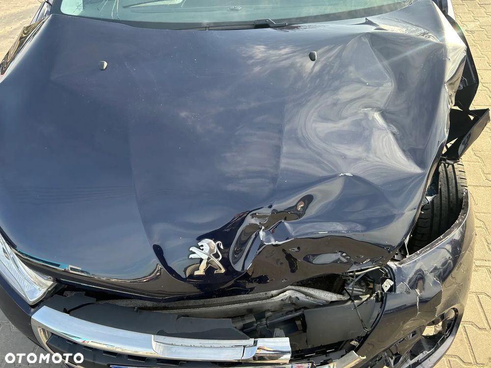 Peugeot 208 - 13