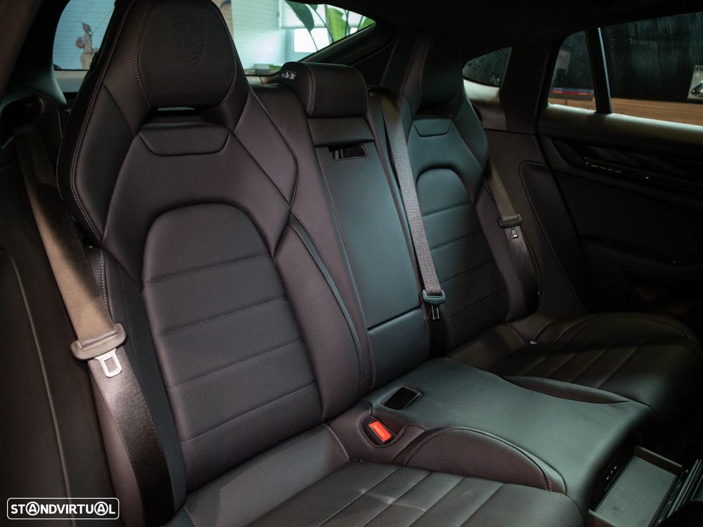 Porsche Panamera 4 E-Hybrid - 29