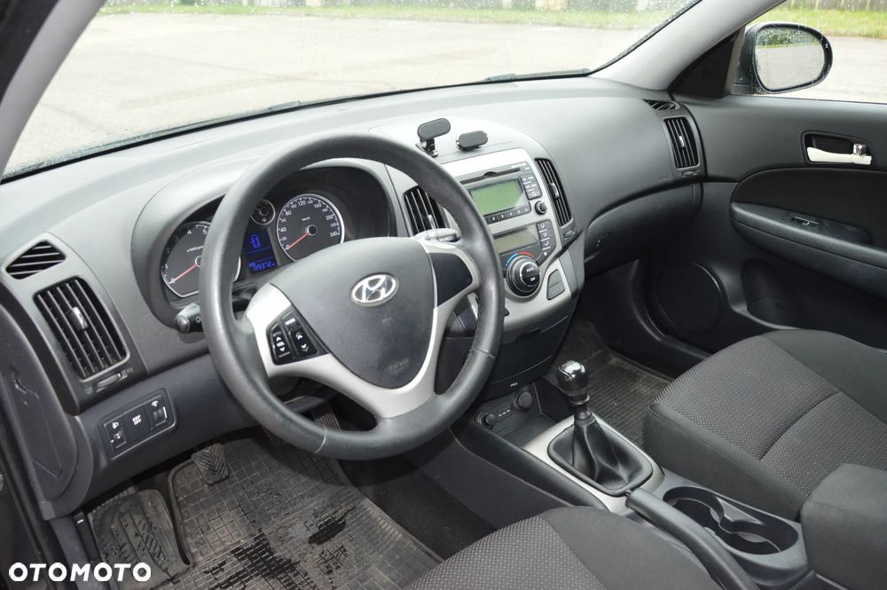Hyundai i30 1.6 Comfort - 11