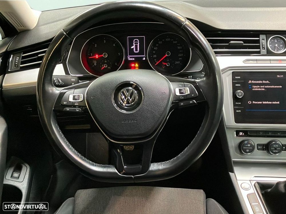 VW Passat - 12