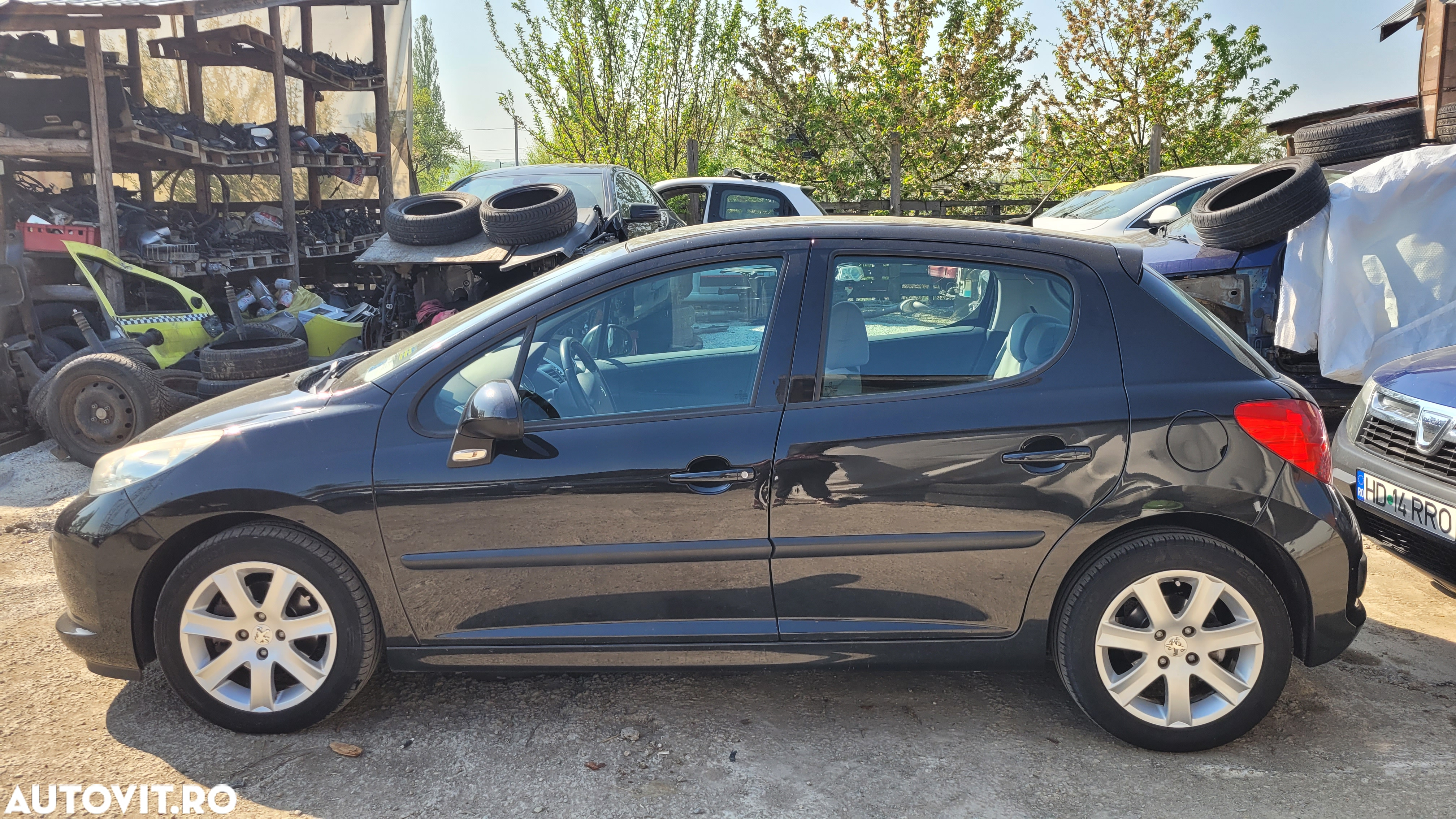 Dezmembrez peugeot 207 1.6 benzina - 3