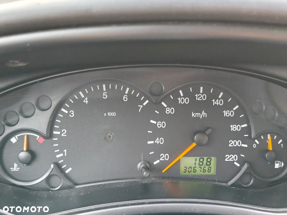 Ford Fiesta - 25
