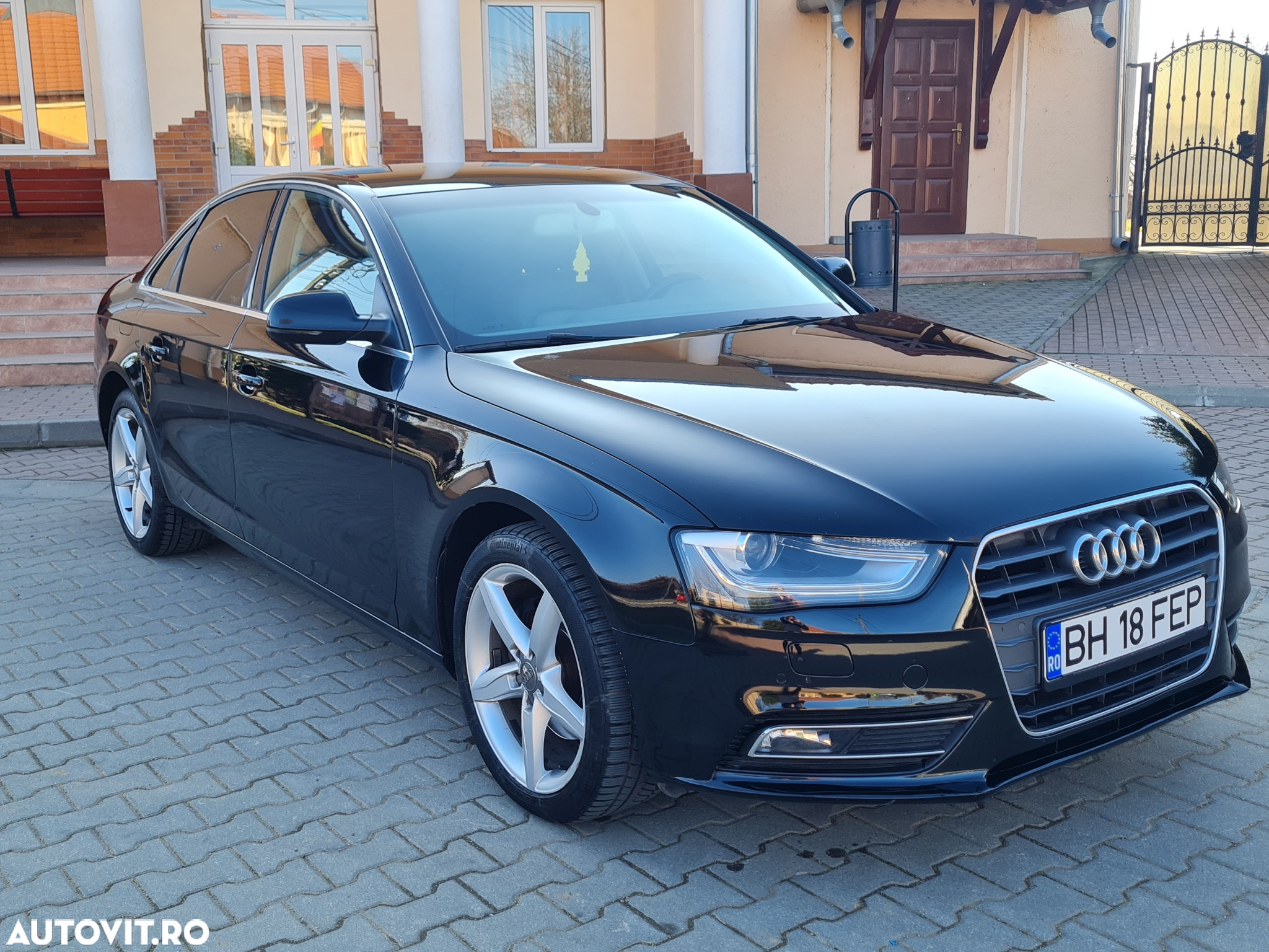 Audi A4 2.0 TDI DPF clean diesel multitronic Attraction - 2