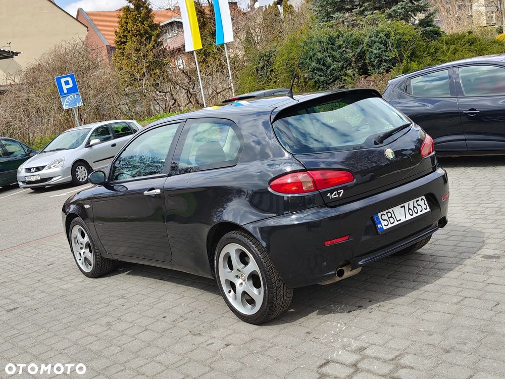 Alfa Romeo 147 1.9 JTD 16V Black Line - 22