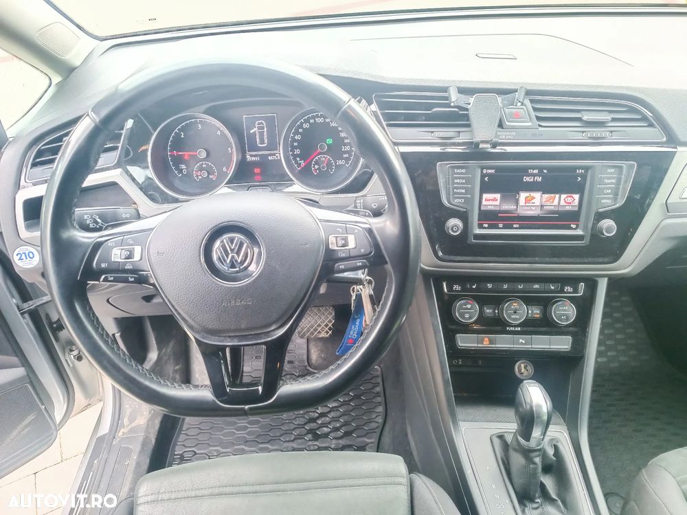 Volkswagen Touran 2.0 TDI SCR DSG Comfortline - 15
