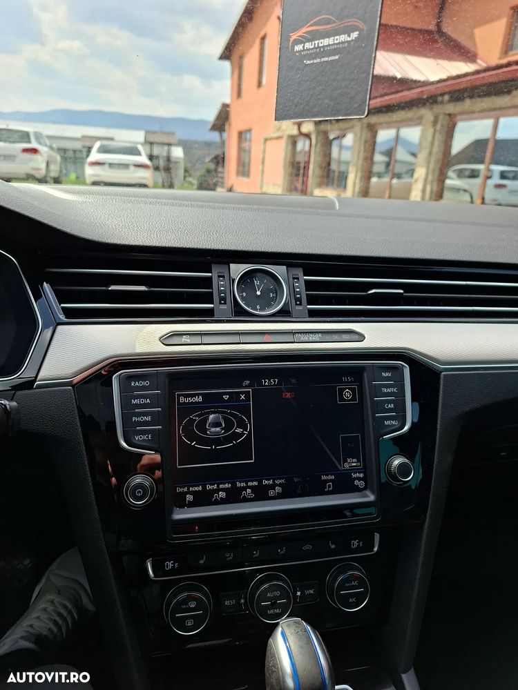 Volkswagen Passat - 14