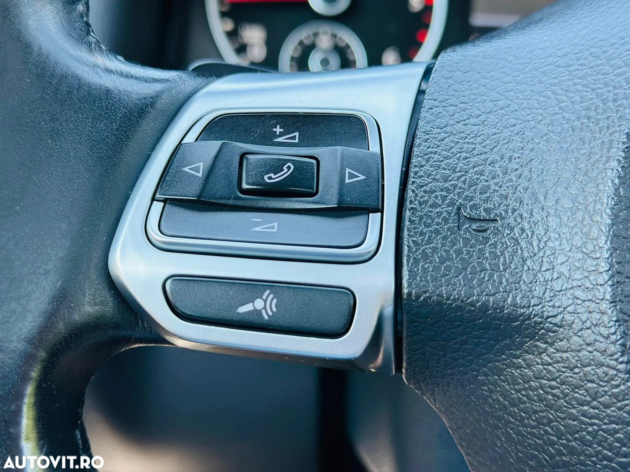 Volkswagen Tiguan - 14
