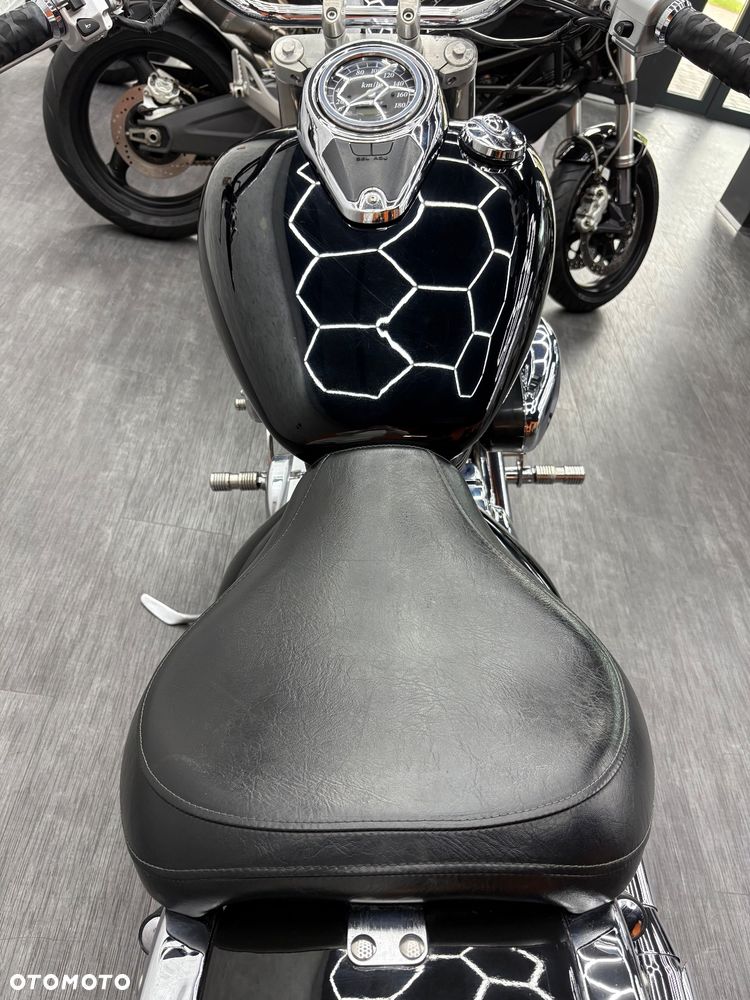 Suzuki VL 800 Volusia - 10