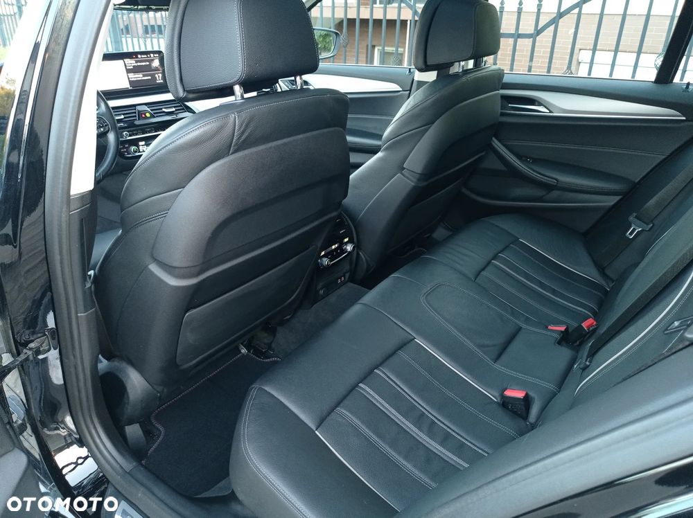 BMW Seria 5 520d Luxury Line sport - 23